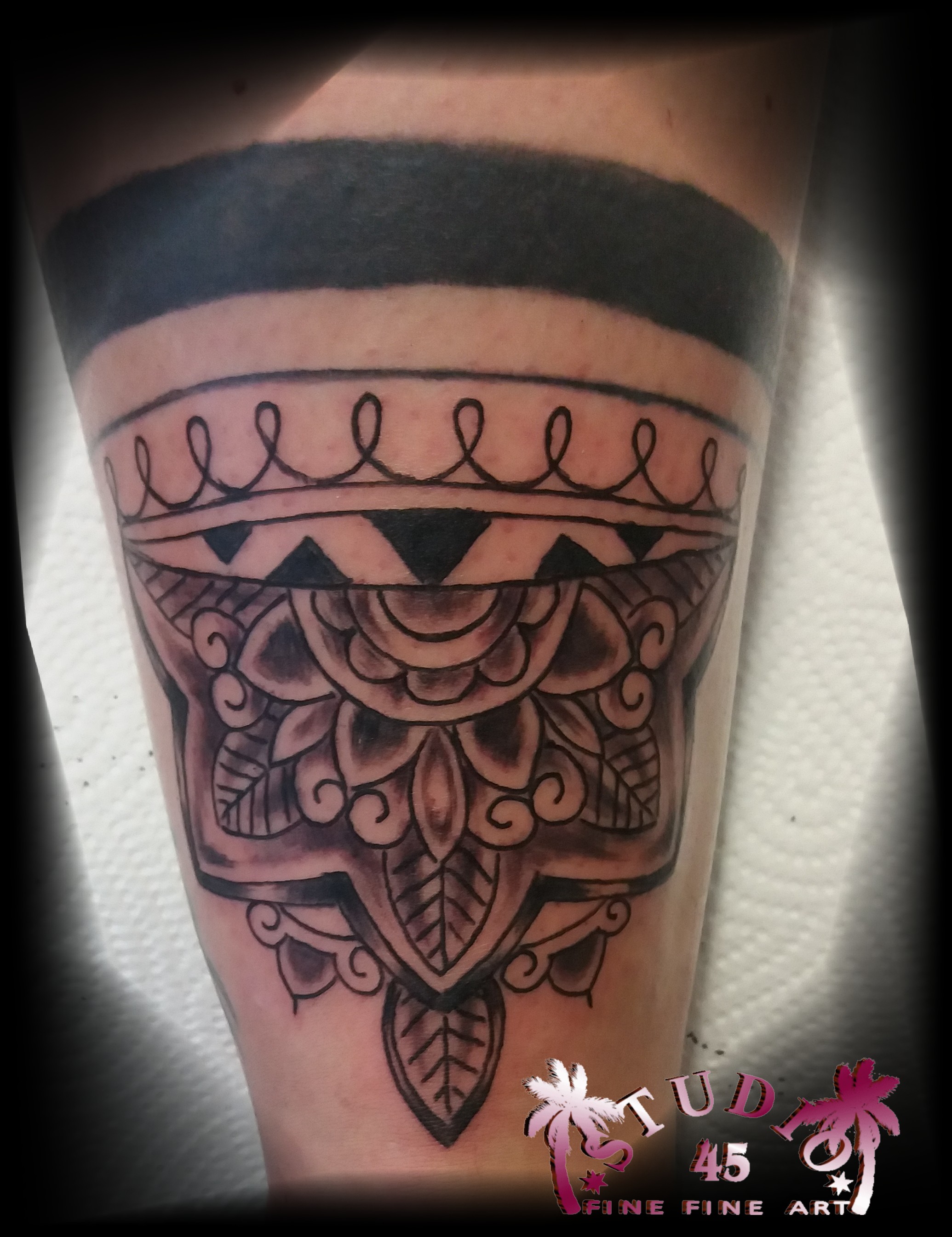 Mandala Blume Old-School Schienbein 1 - STUDIO 45